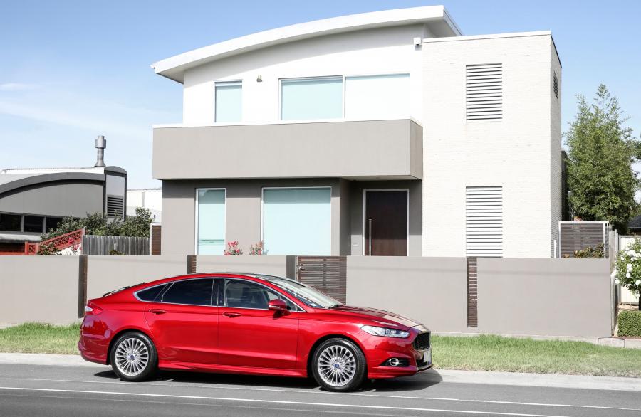  Ford Mondeo Titanium Hatchback 2015 года  (AU) (фото 5 из 12)